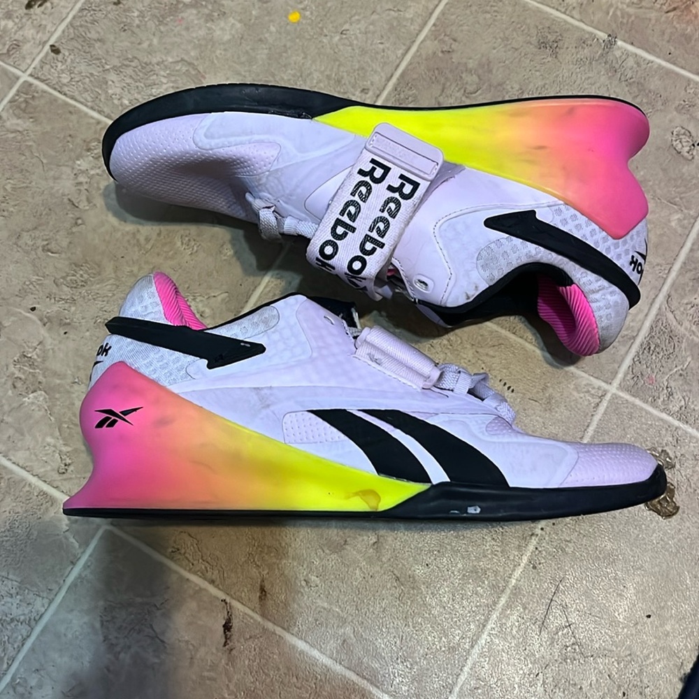 Lifting shoes